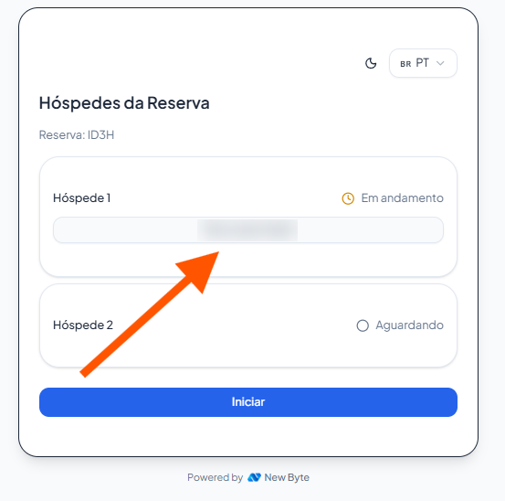 Tela do hóspede na reserva, com a seta apontando para o botão de assumir o cadastro iniciado por outro hóspede